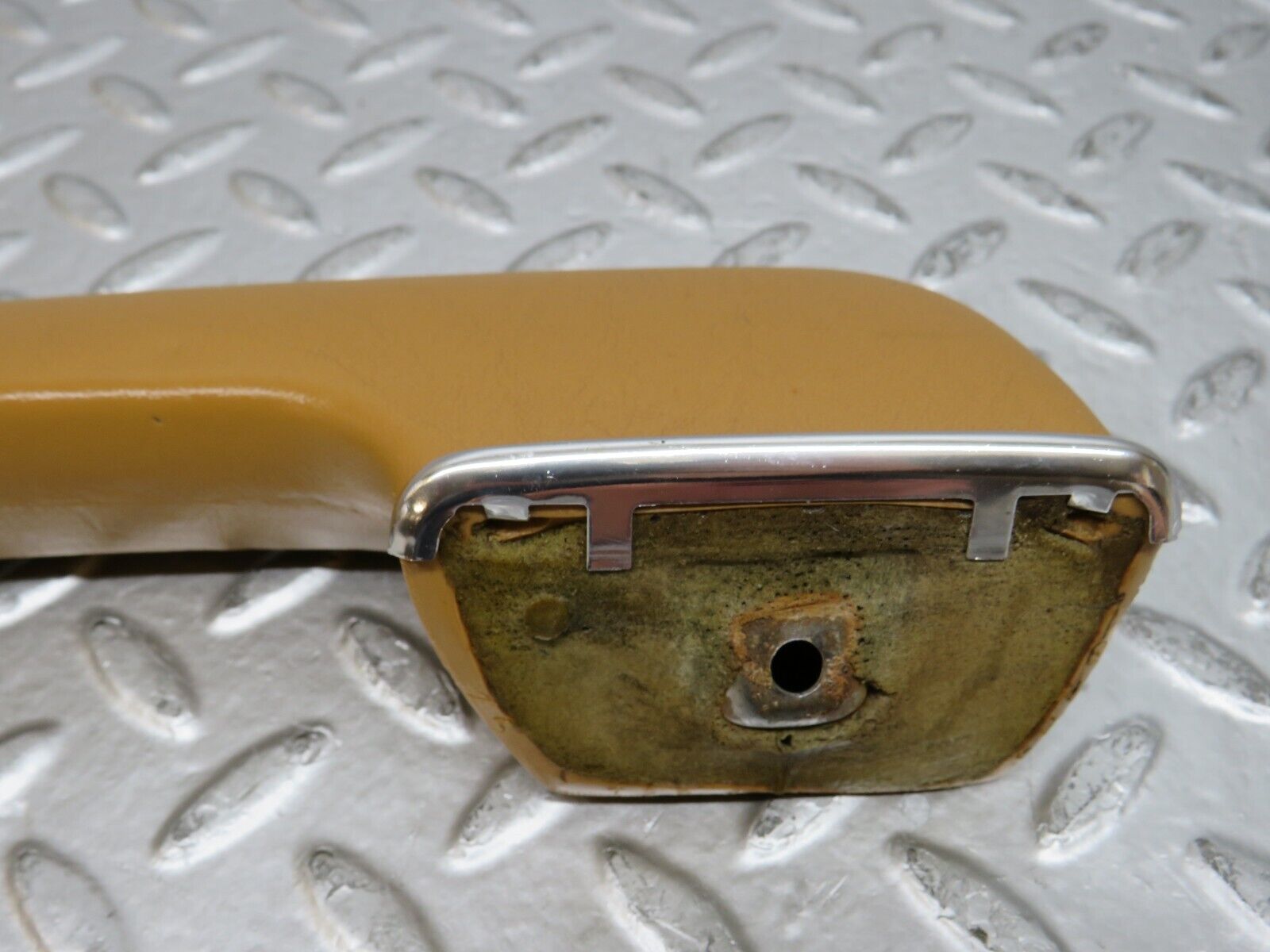 25439 Mercedes-Benz W123 200 Interior Door Handle Rear Left