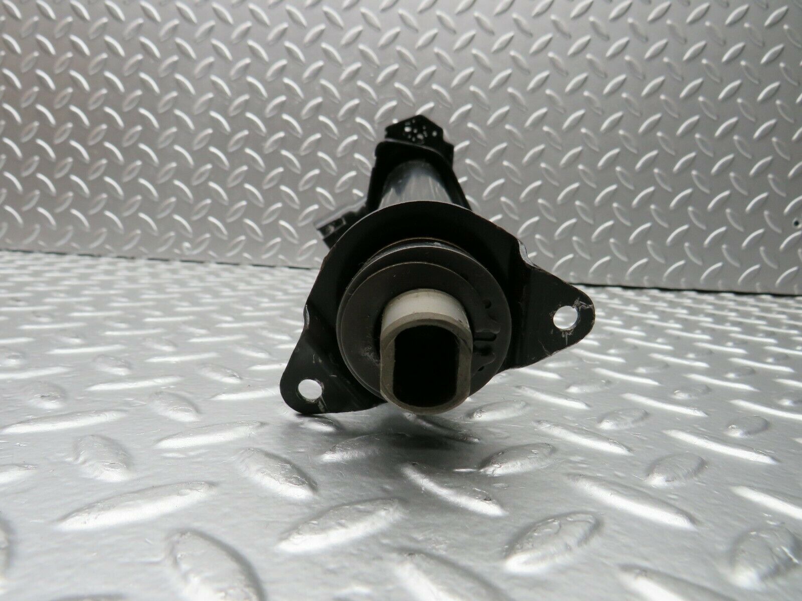 24085 Mercedes-Benz W123 280E Steering Column Shaft