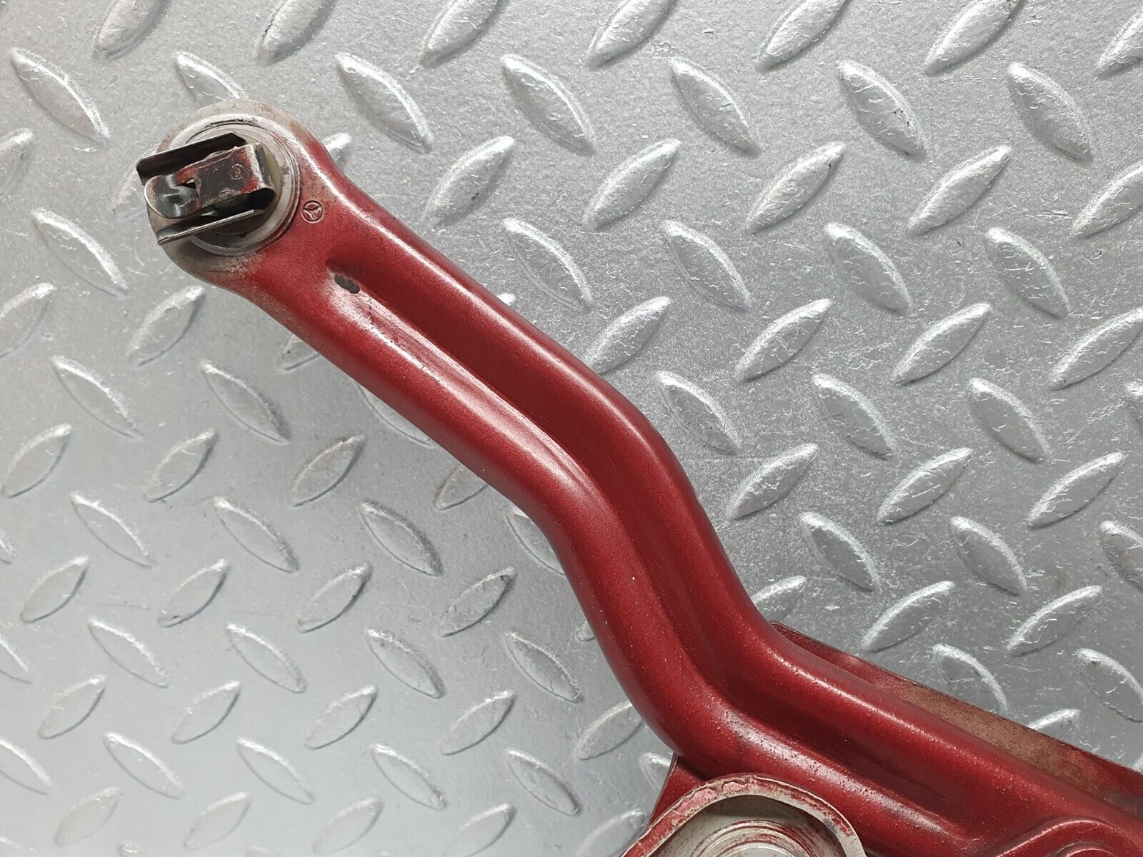 41006 Mercedes-Benz W126 300SE Bonnet Hinge Left Side