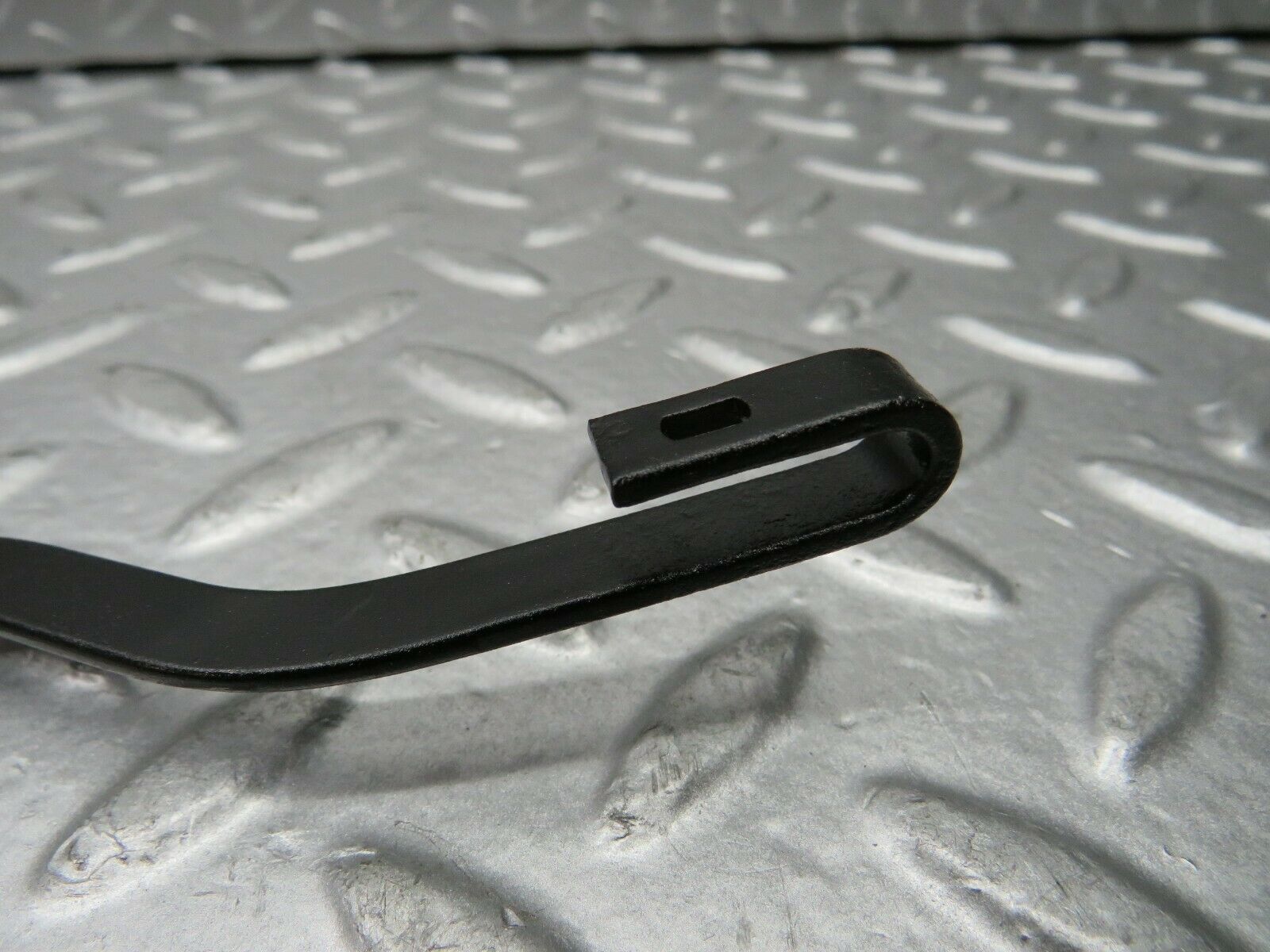 22124 Mercedes-Benz S123 280TE Wagon Left Side Wiper Arm Bosch 3399990553