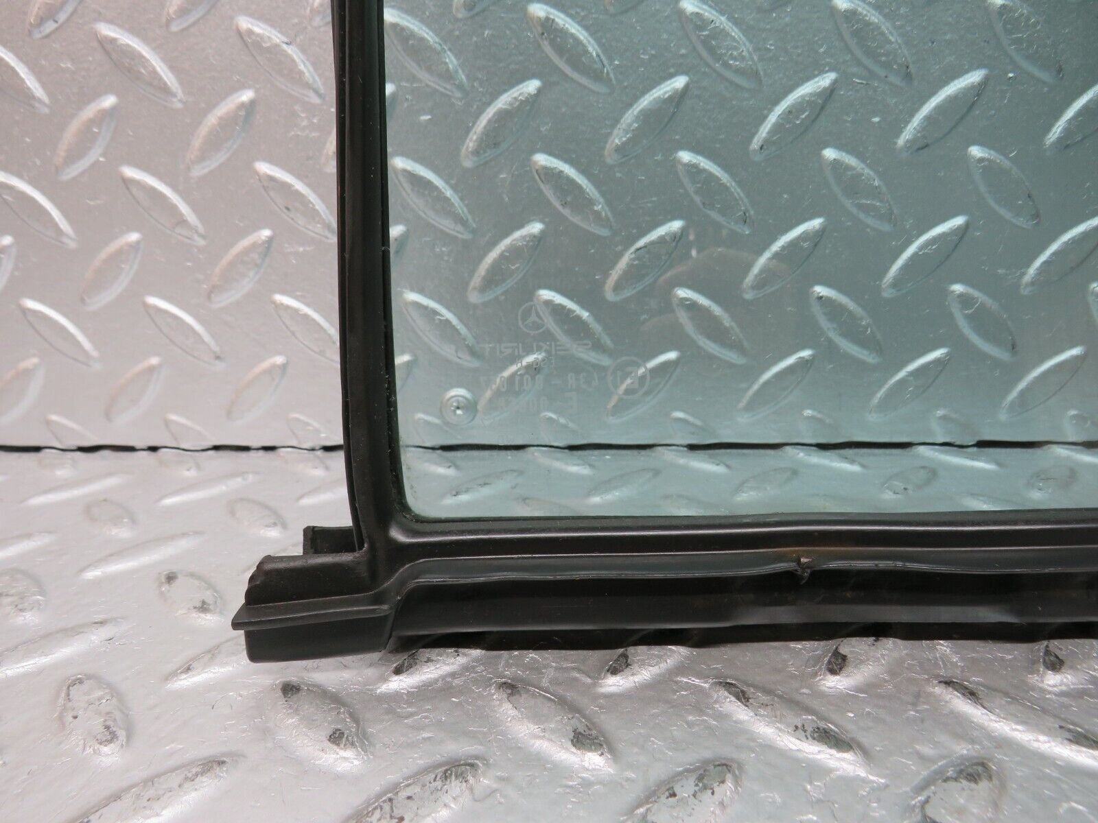 32036 Mercedes-Benz W123 230E Rear Right Quarter Window Glass