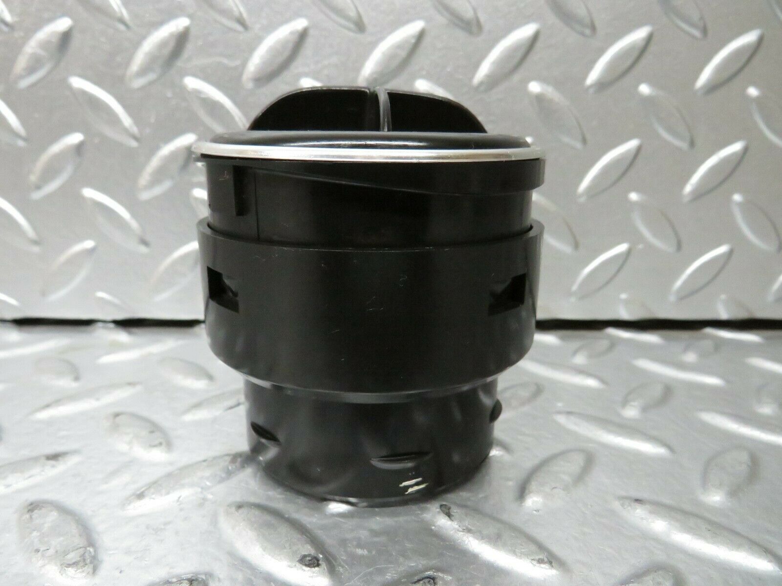 23775 Mercedes-Benz C107 450SLC Coupe Dashboard Air Vent