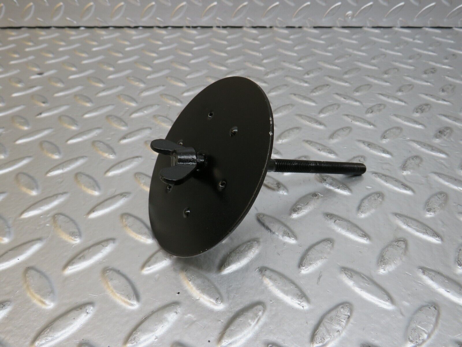 25429 Mercedes-Benz W123 200 Spare Wheel Holder