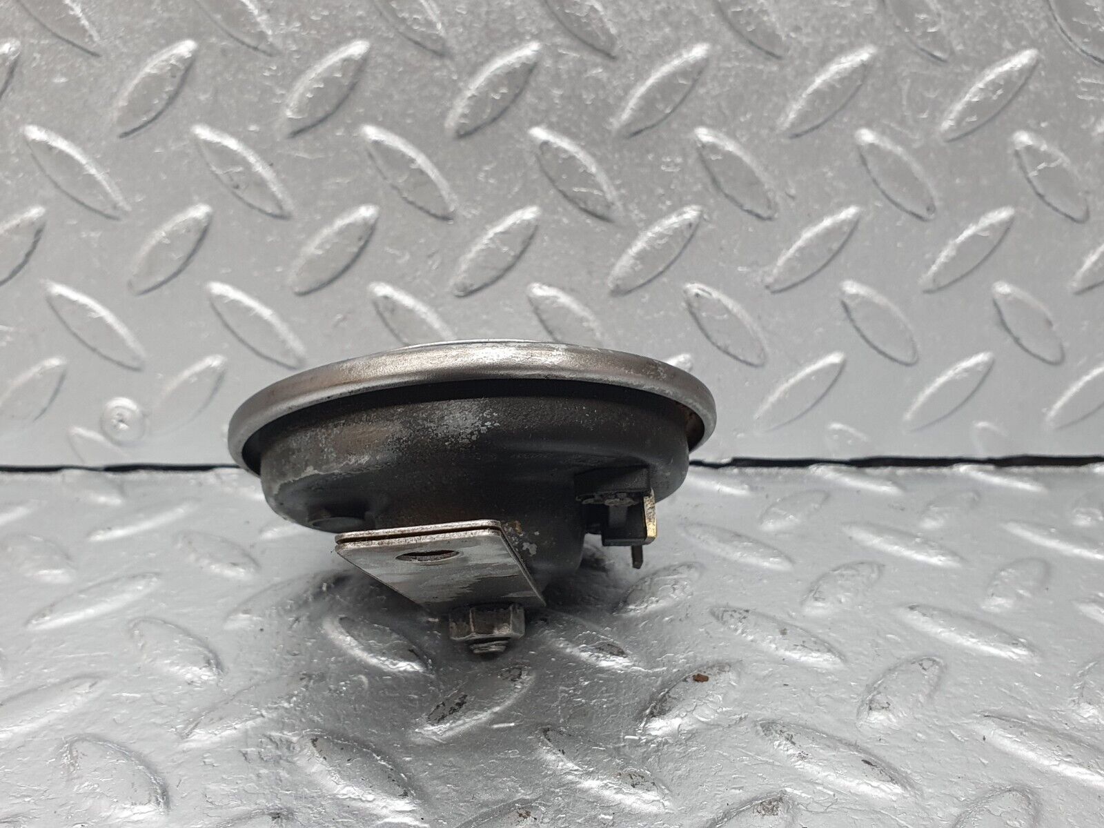 41544 Mercedes-Benz W124 200E Horn Hella 002952