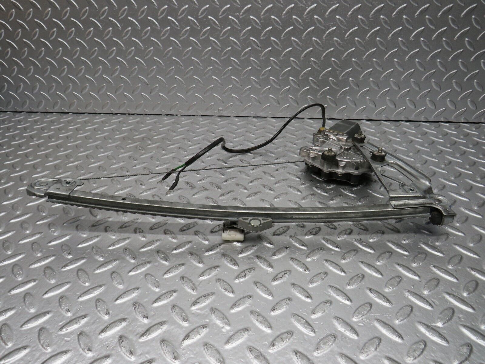 31195 Mercedes-Benz S124 220TE Rear Left Window Reg. & Motor 774.30016/27