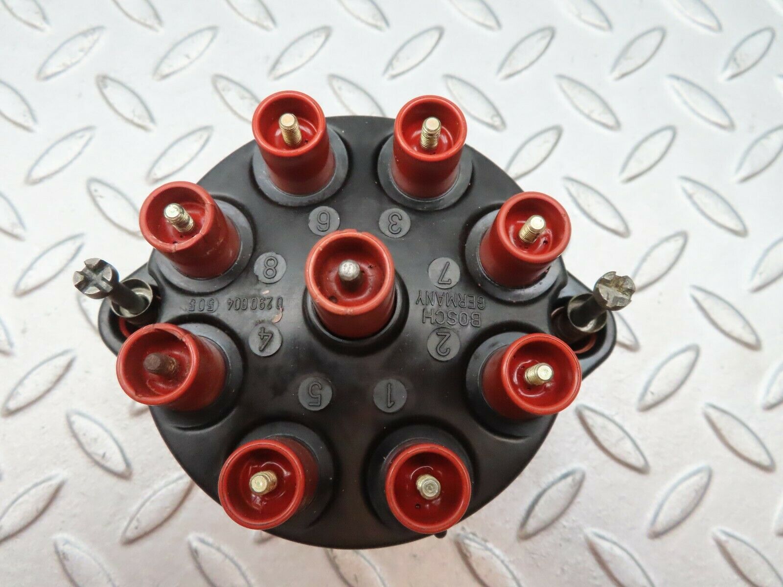 0080 Mercedes-Benz W116 350SE Distributor Cap