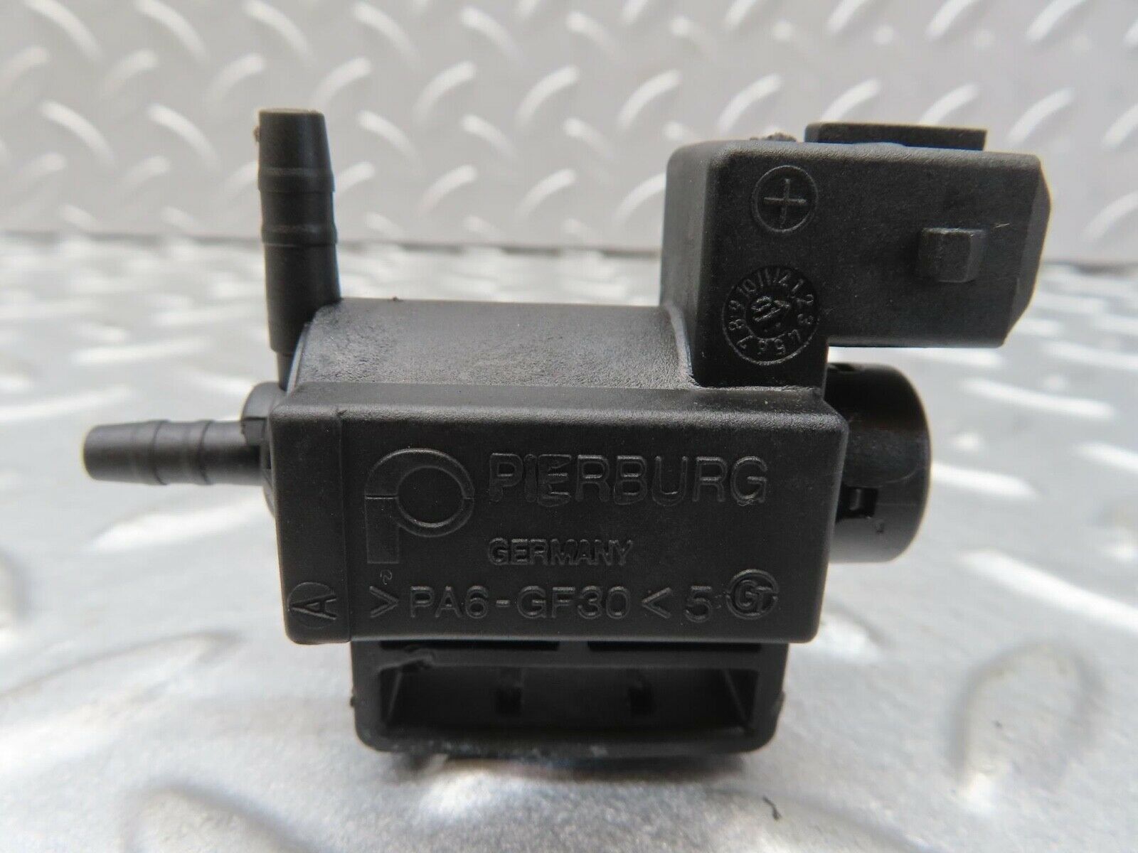 13407 Mercedes-Benz W220 S430 Vacuum Valve Pierburg 0025401897