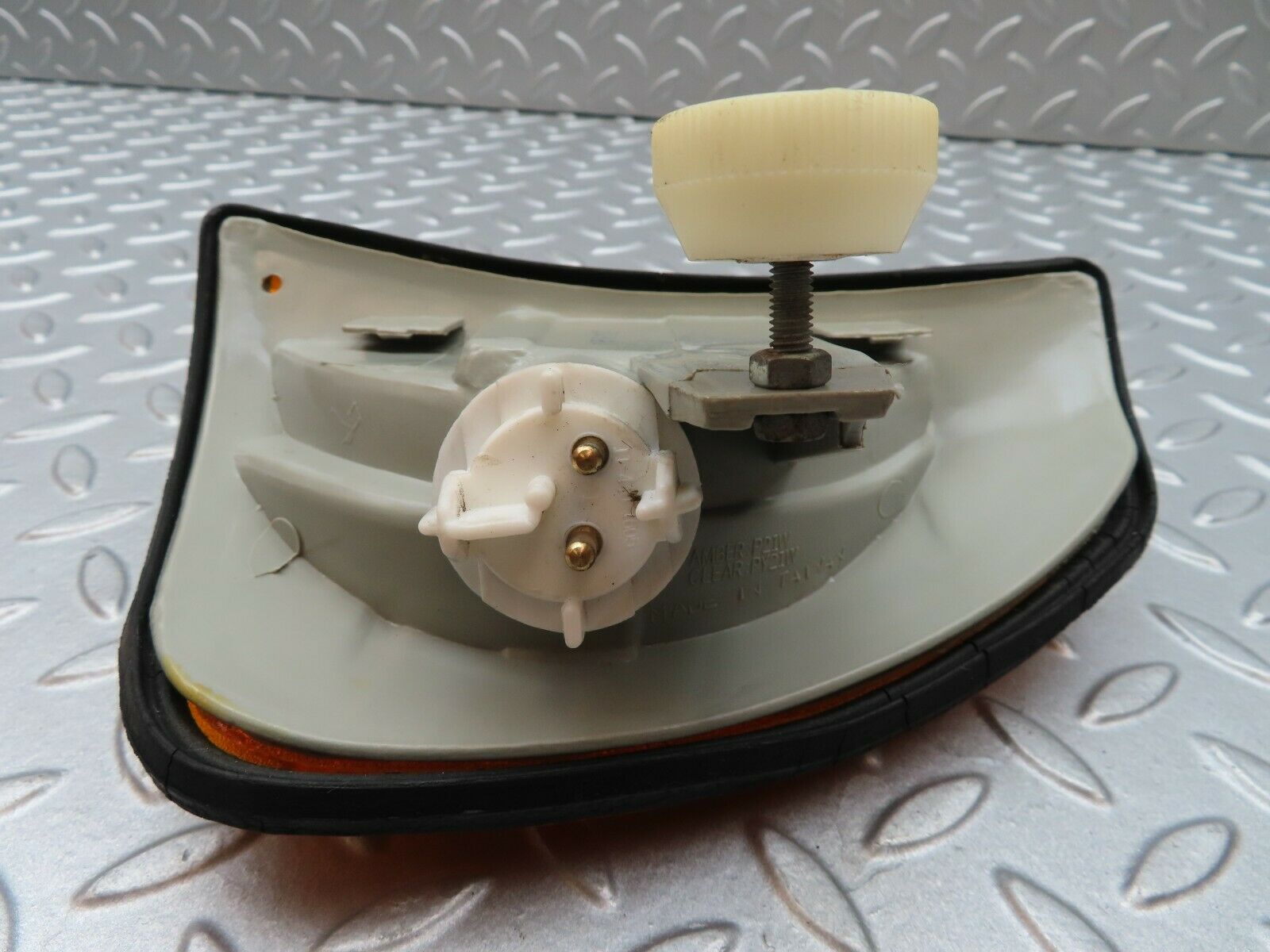 3910 Mercedes-Benz S123 200T Wagon Indicator Light Right