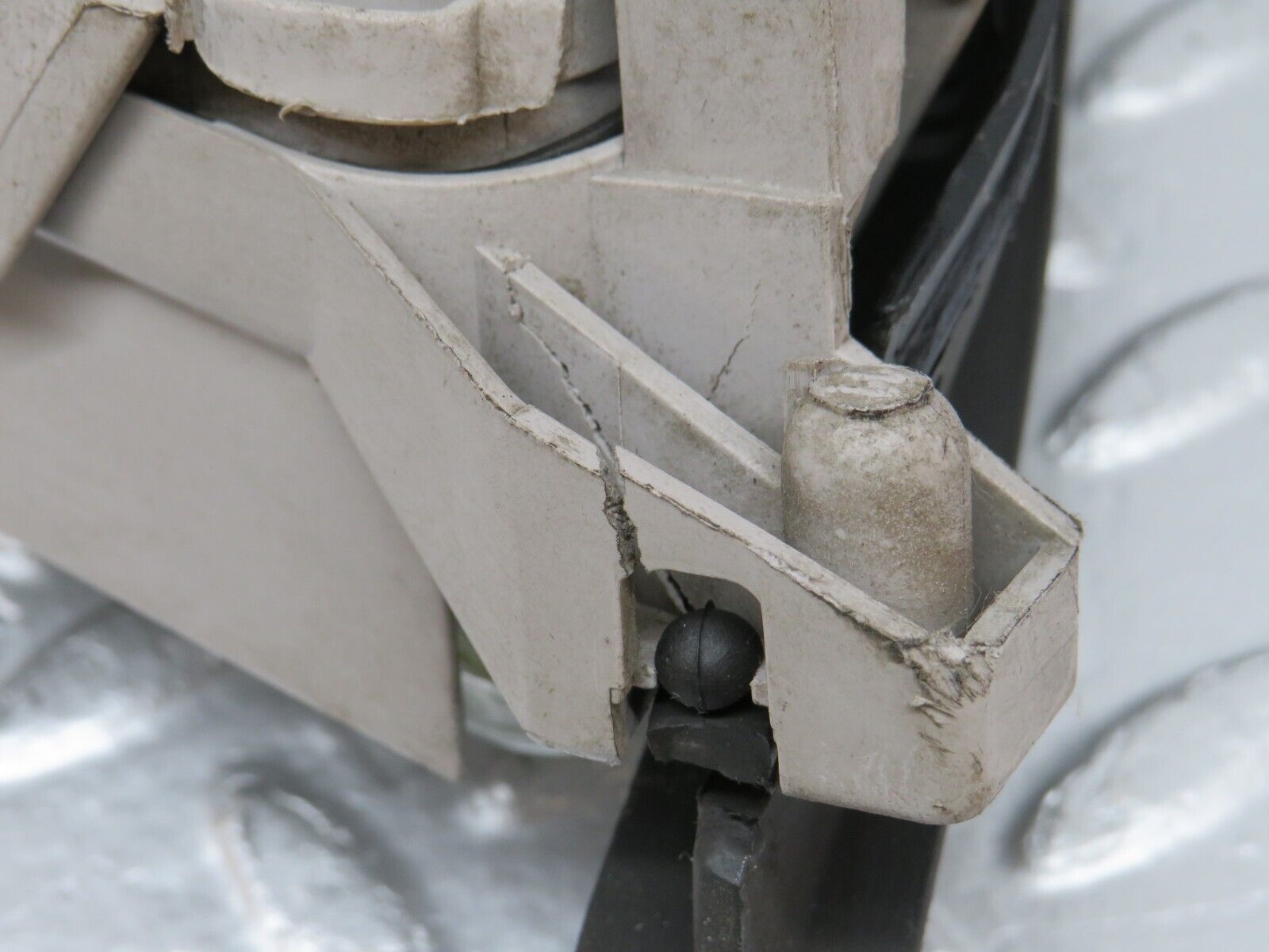 33225 Mercedes-Benz W202 C180 Headlight Hella Left Side