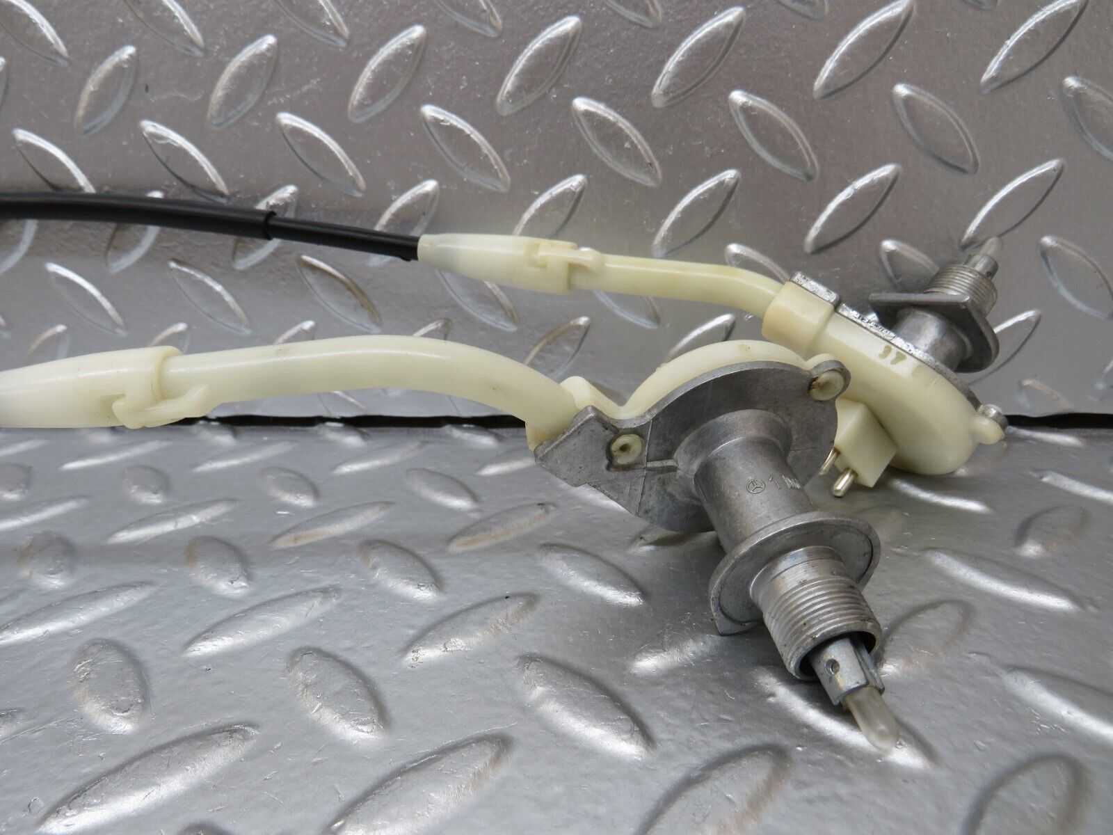 25576 Mercedes-Benz W123 200 Heater Regulator With Cables