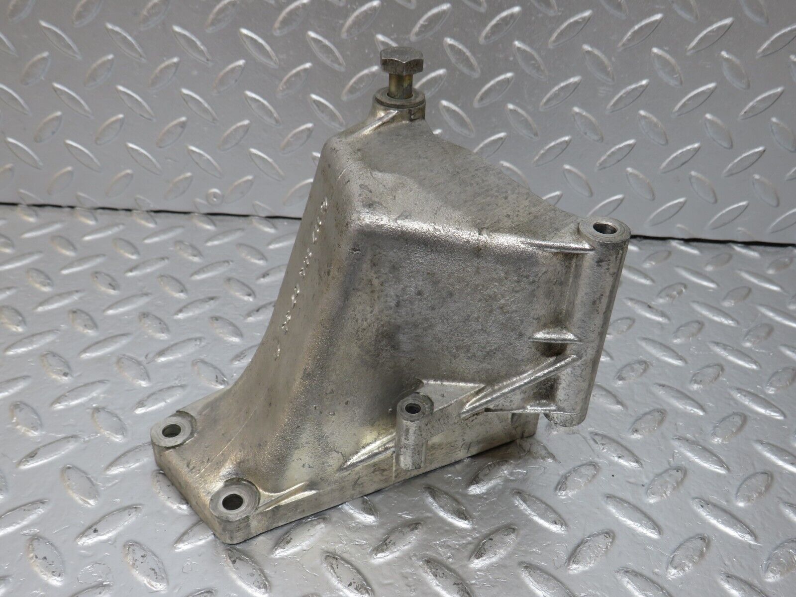 34505 Mercedes-Benz C126 380SEC Coupe Alternator Generator Bracket 1171550735