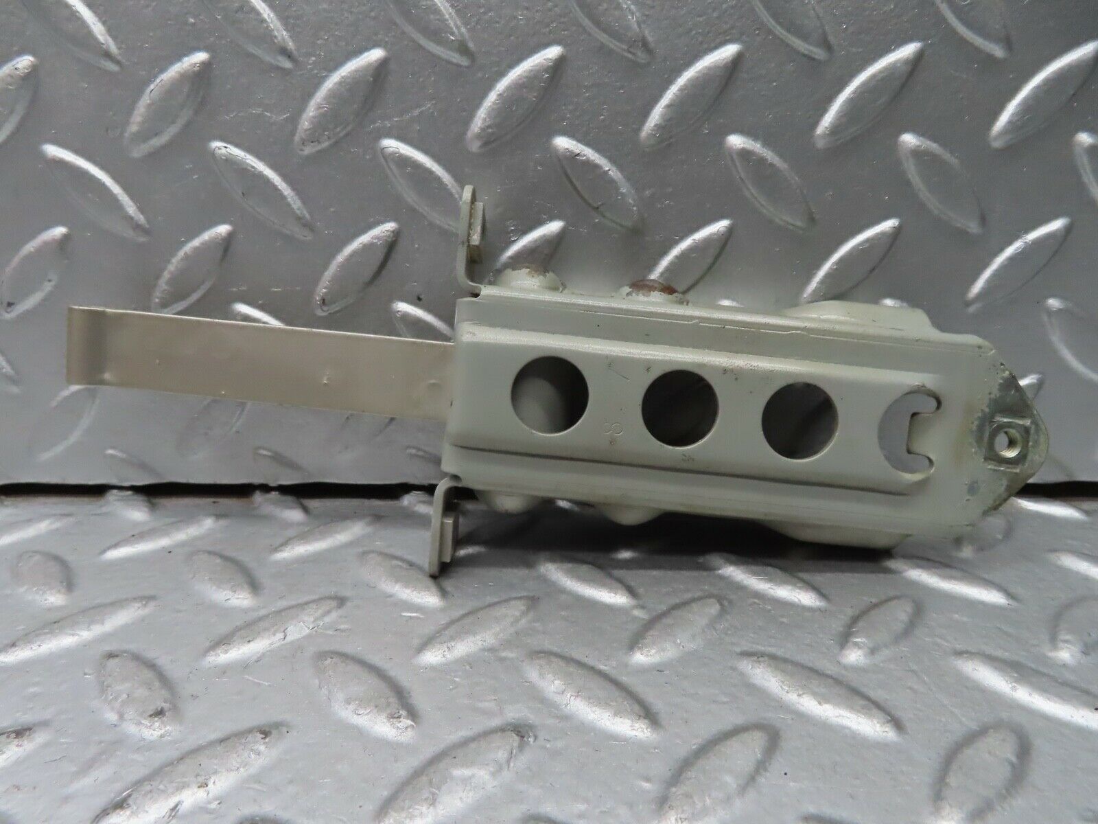 21515 Mercedes-Benz W126 300SE Door Safety Check Strap