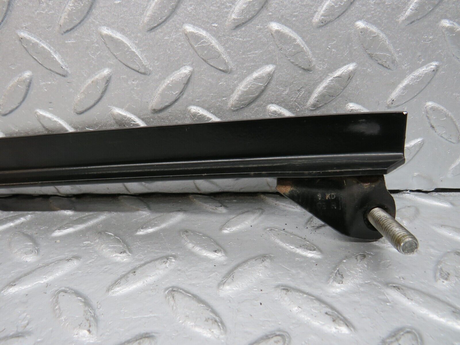 39662 Mercedes-Benz R129 320SL Coupe Left Door Rear Window Channel