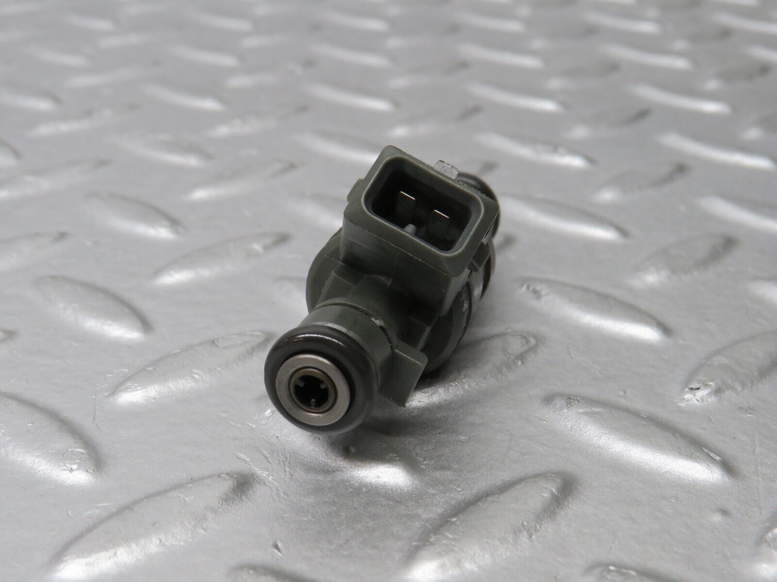 38144 Mercedes-Benz A124 320E Cabriolet Fuel Injector Bosch 0280155209 0000787323
