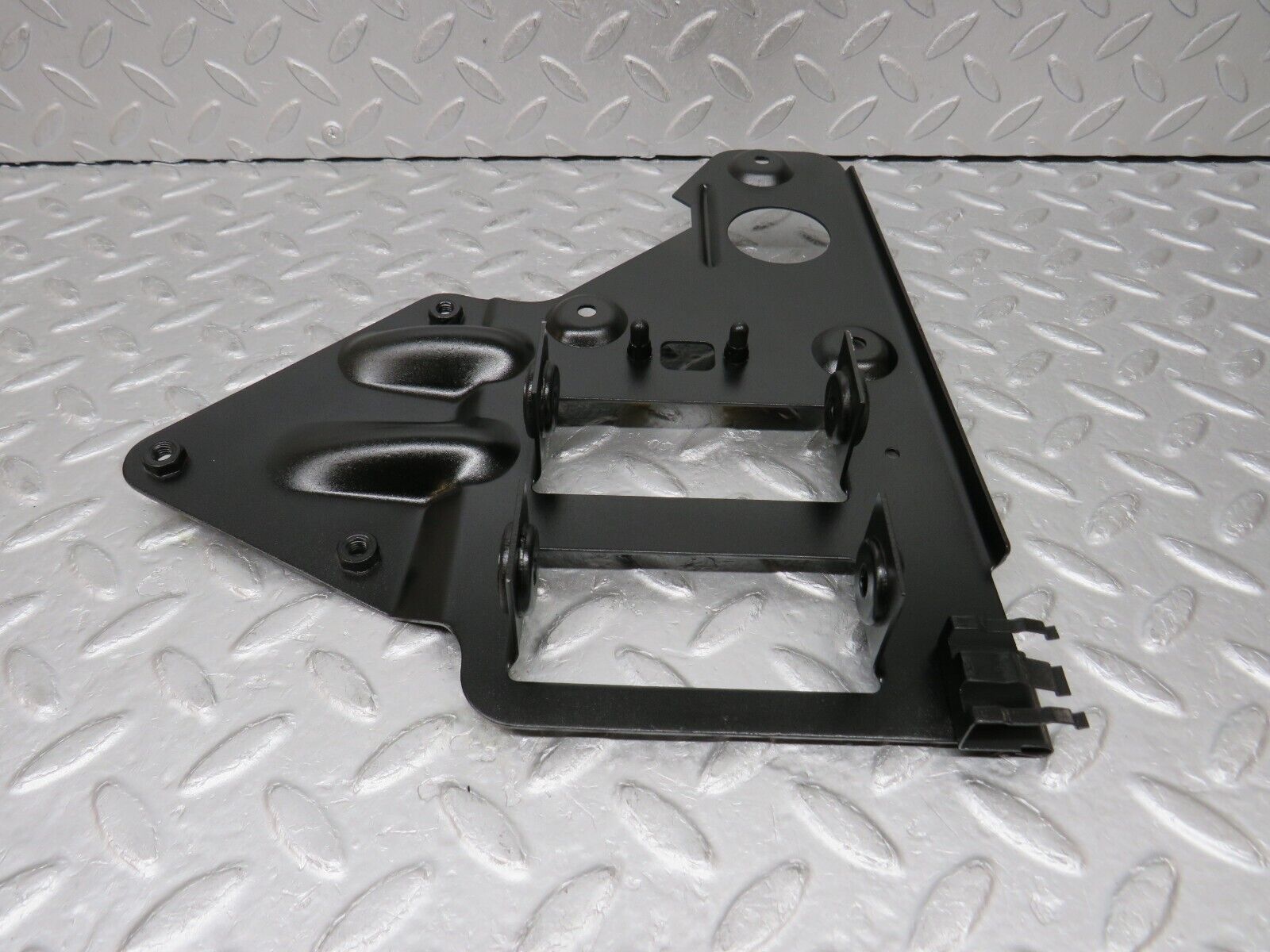 37486 Mercedes-Benz W109 300SEL Sunroof Motor Bracket