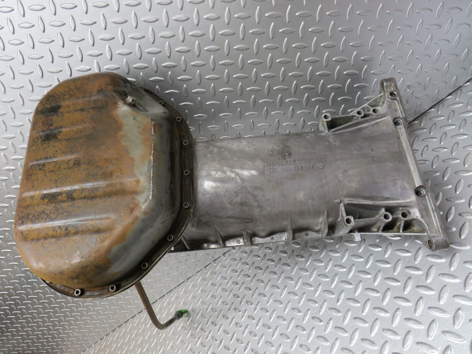 28172 Mercedes-Benz W123 280E Oil Pan Oil Sump 1100140702