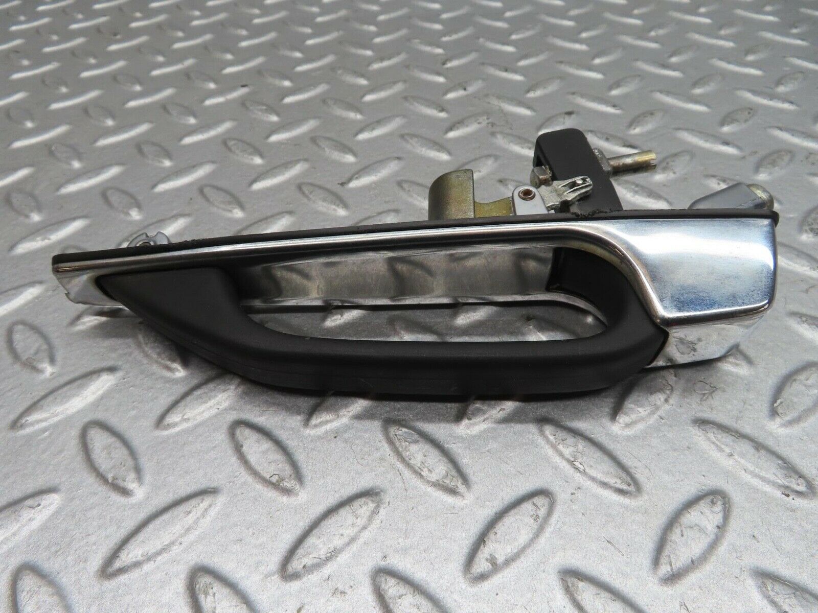 13865 Mercedes-Benz W123 200 Exterior Chrome Door Handle Rear 1237600359