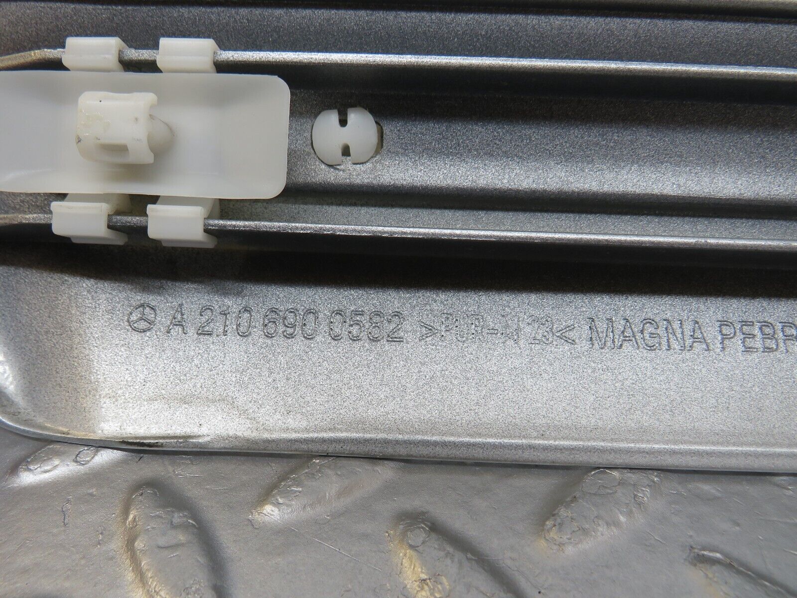 34716 Mercedes-Benz W210 320E Rear Left Door Centre Moulding Trim 2106900582