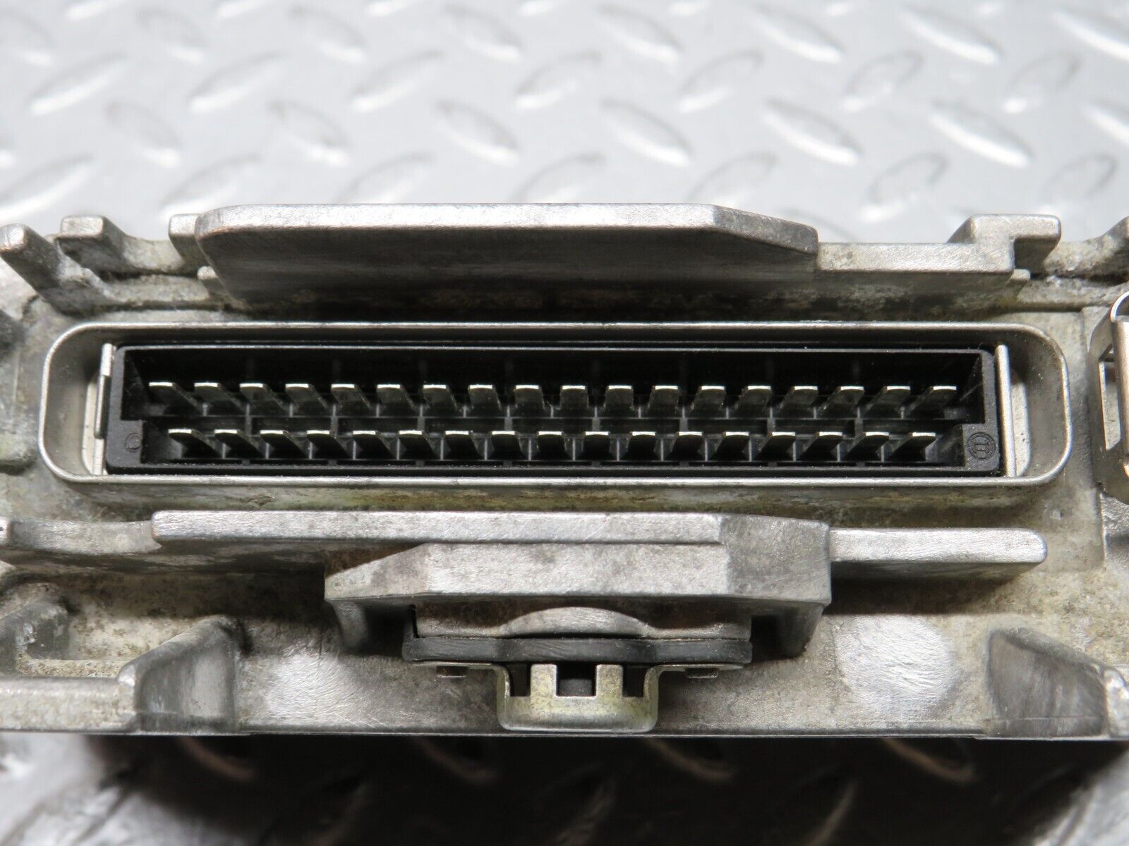 31703 Mercedes-Benz W201 190LE 1.8L ABS Control Unit Bosch 0055452132 0265101018