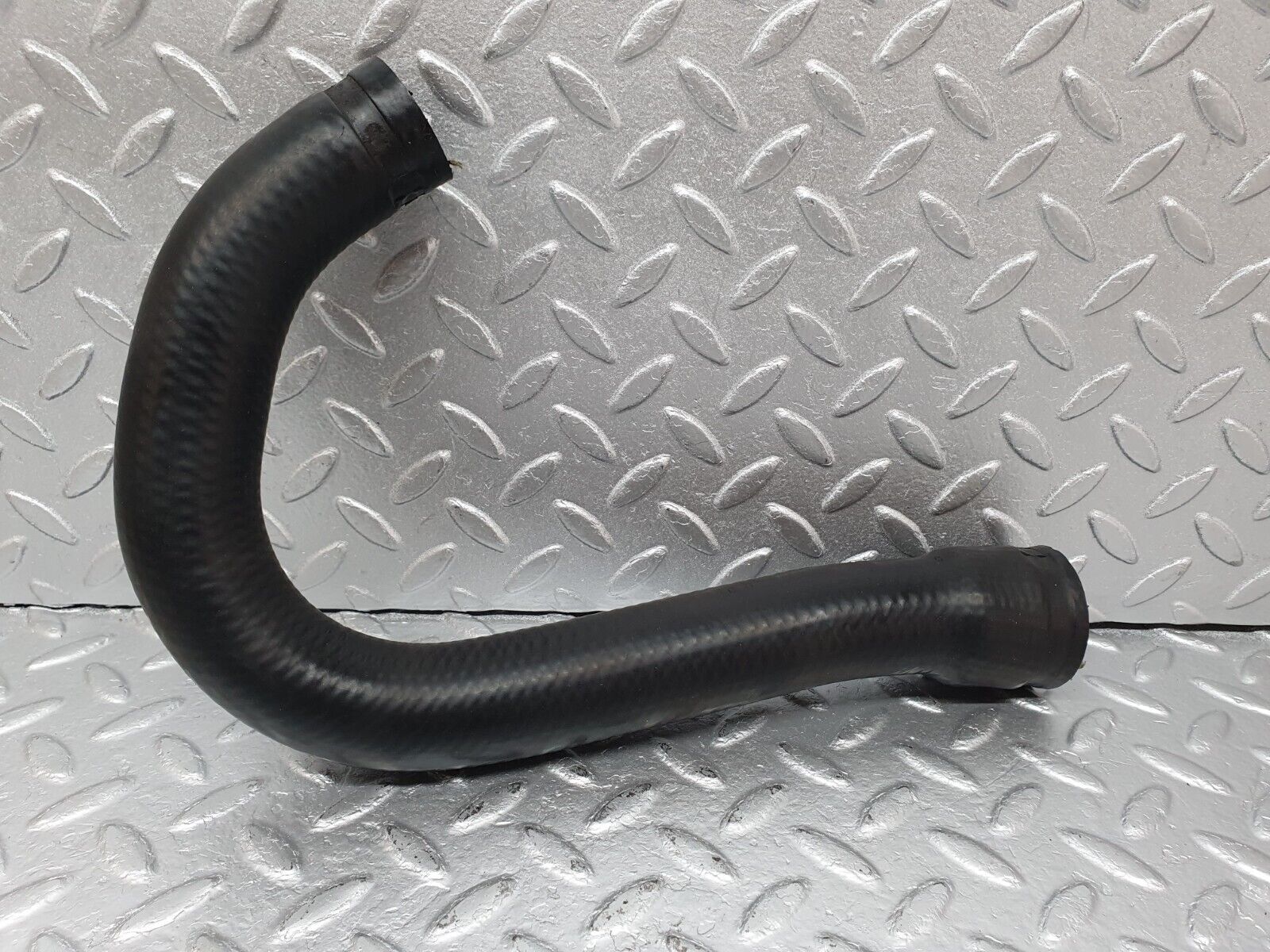 41577 Mercedes-Benz W124 200E Upper Radiator Hose 1245010182