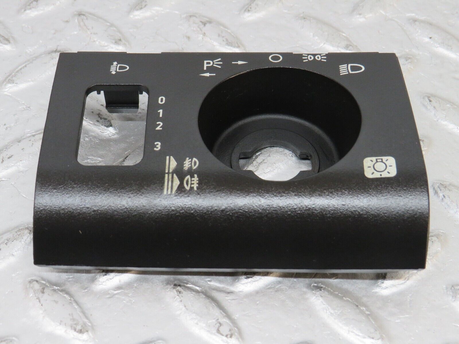 33314 Mercedes-Benz W202 C180 Headlight Switch Surround Cover 2026890380