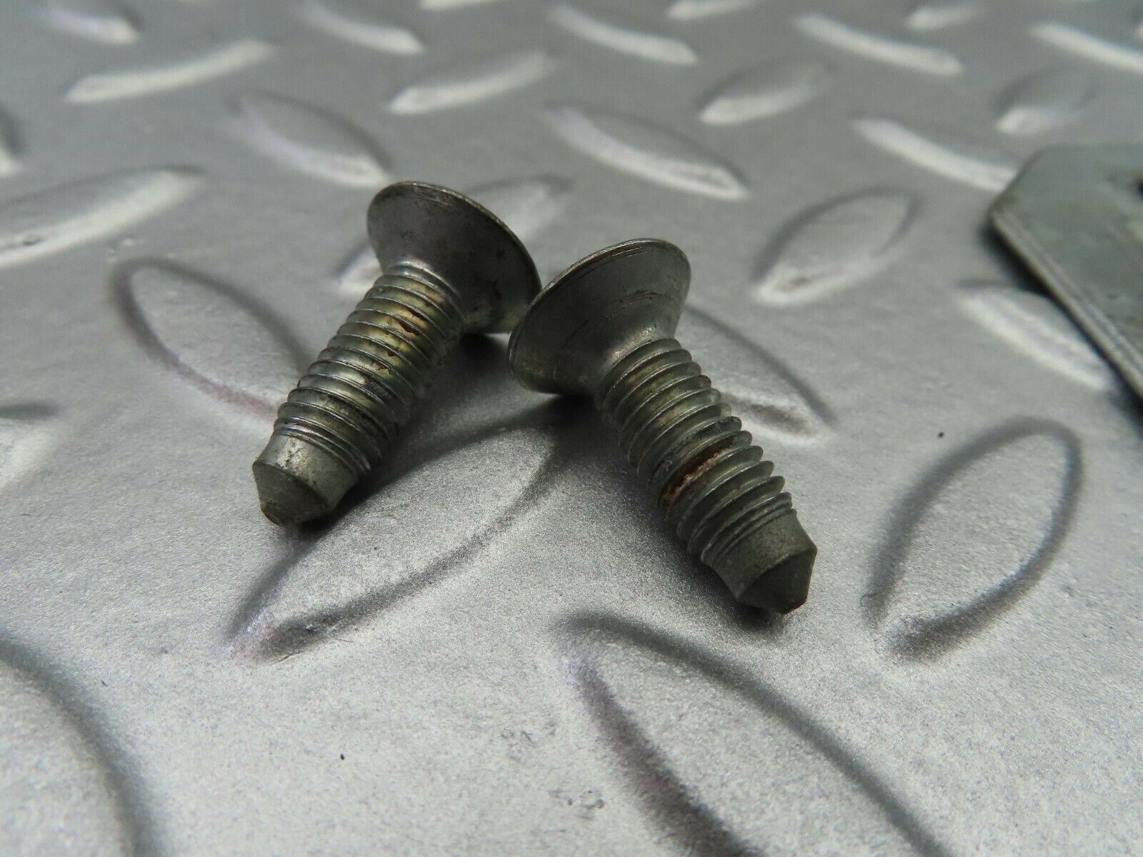 6757 Mercedes-Benz S124 E220 Wagon Door Lock Latch