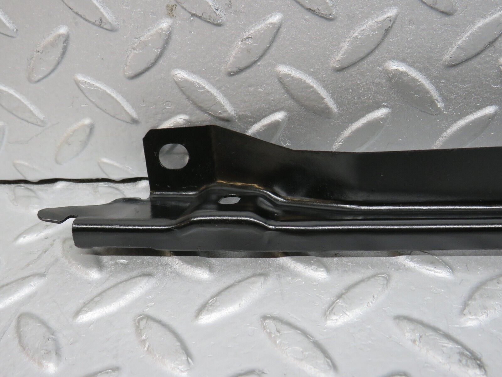 37788 Mercedes-Benz A124 320E Cabrio Rear Right Window Upper Support Bracket