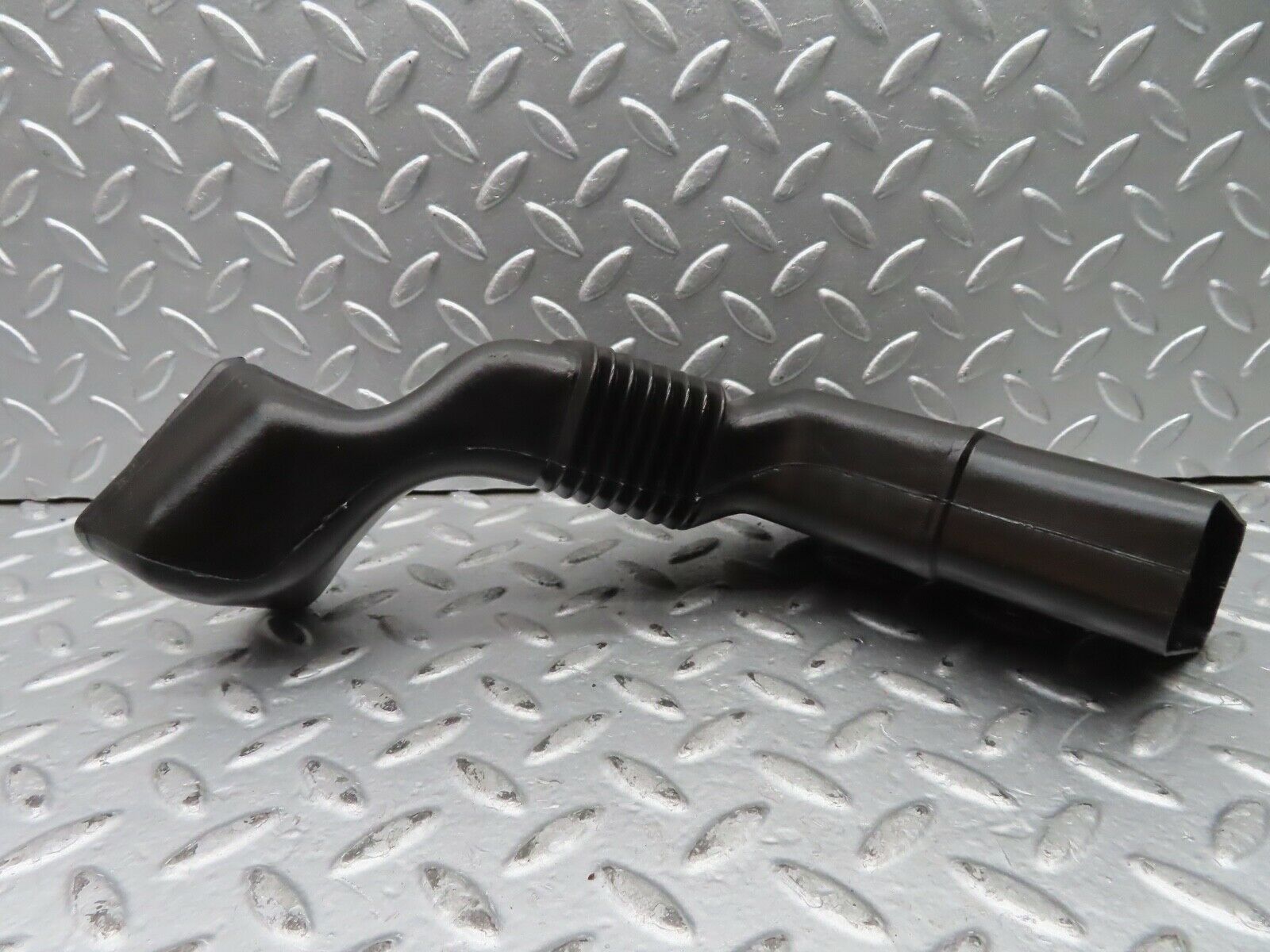 21563 Mercedes-Benz W126 300SE Air Duct Vent Left Side 1268312346