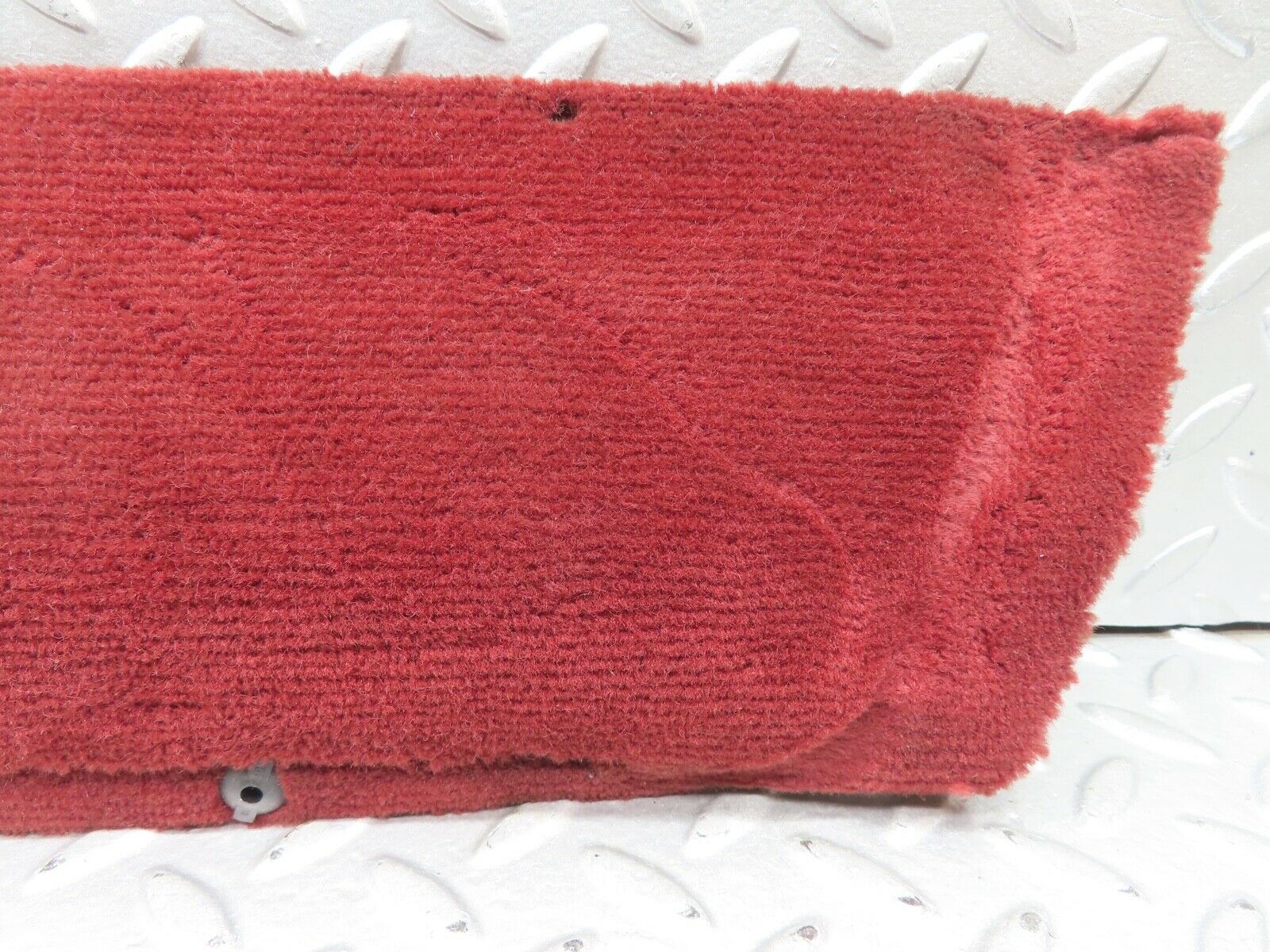21600 Mercedes-Benz W126 300SE Front Right Door Sill Carpet Burgundy Red