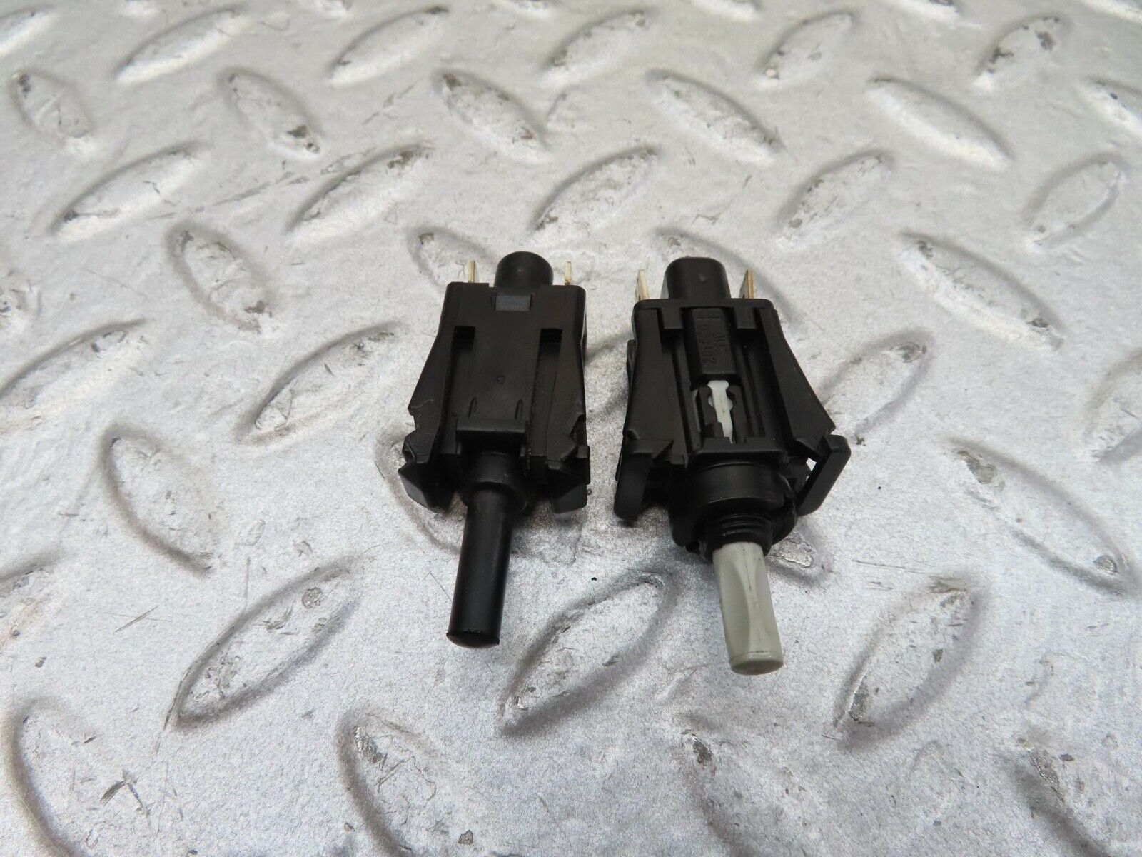 14730 Mercedes-Benz W201 190E Door Contact Switch Glove Box Light Switch