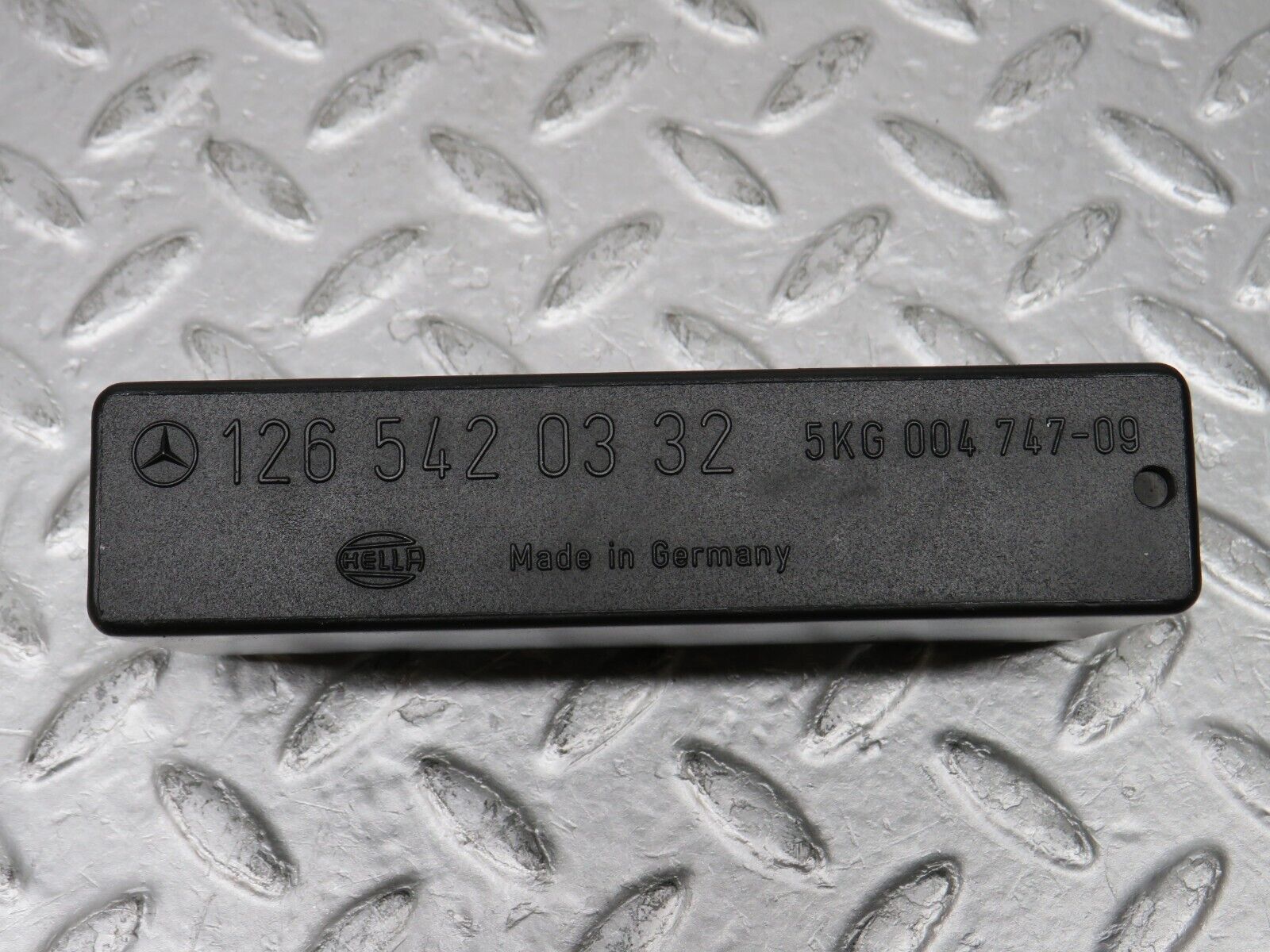 37904 Mercedes-Benz A124 320E Cabriolet Headlight Control Unit Relay 1265420332