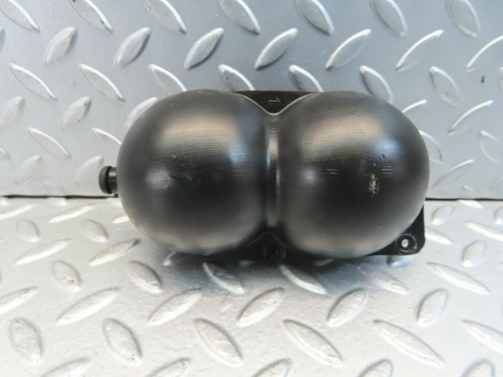 11418 Mercedes-Benz C123 230CE Coupe Vacuum Reservoir