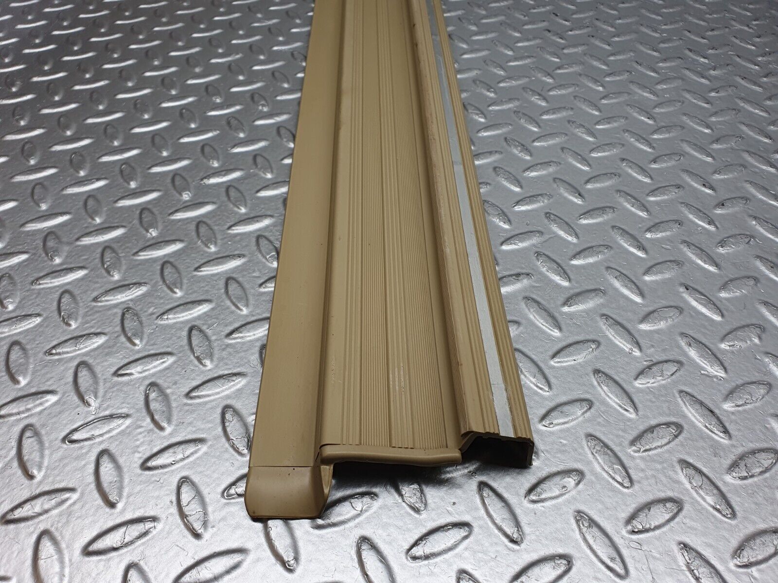 40943 Mercedes-Benz W126 300SE Front Right Door Sill Trim Beige