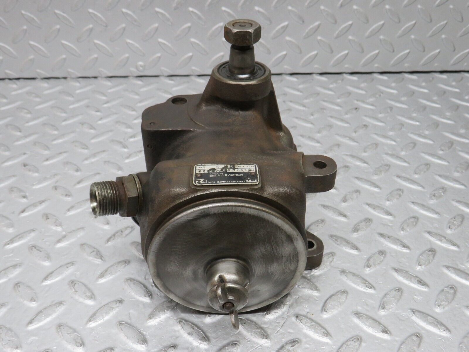 35923 Mercedes-Benz 240D OM616.912 Power Steering Pump