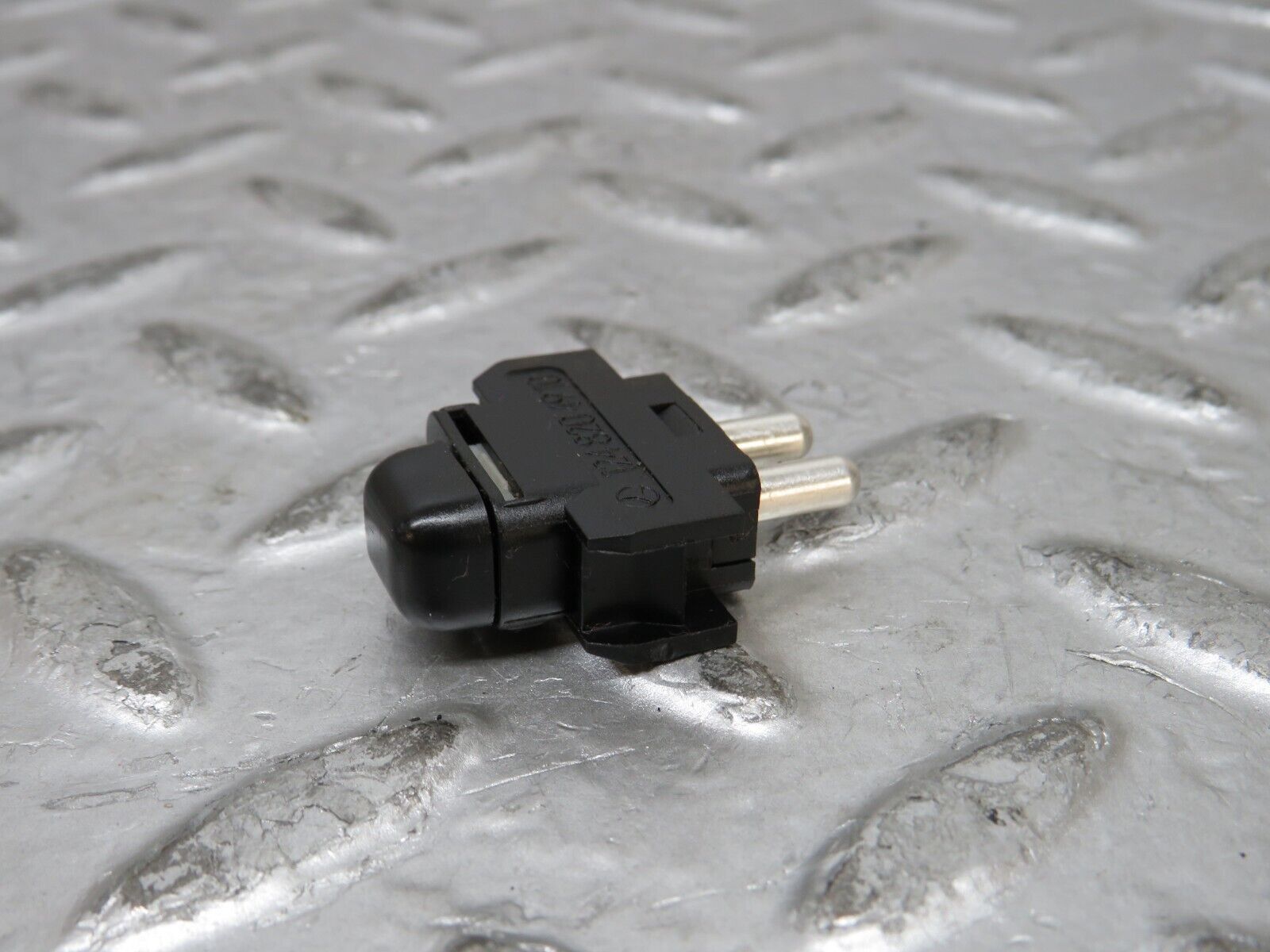 27700 Mercedes-Benz S124 300TE Wagon Child Lock Control Switch 1248204910