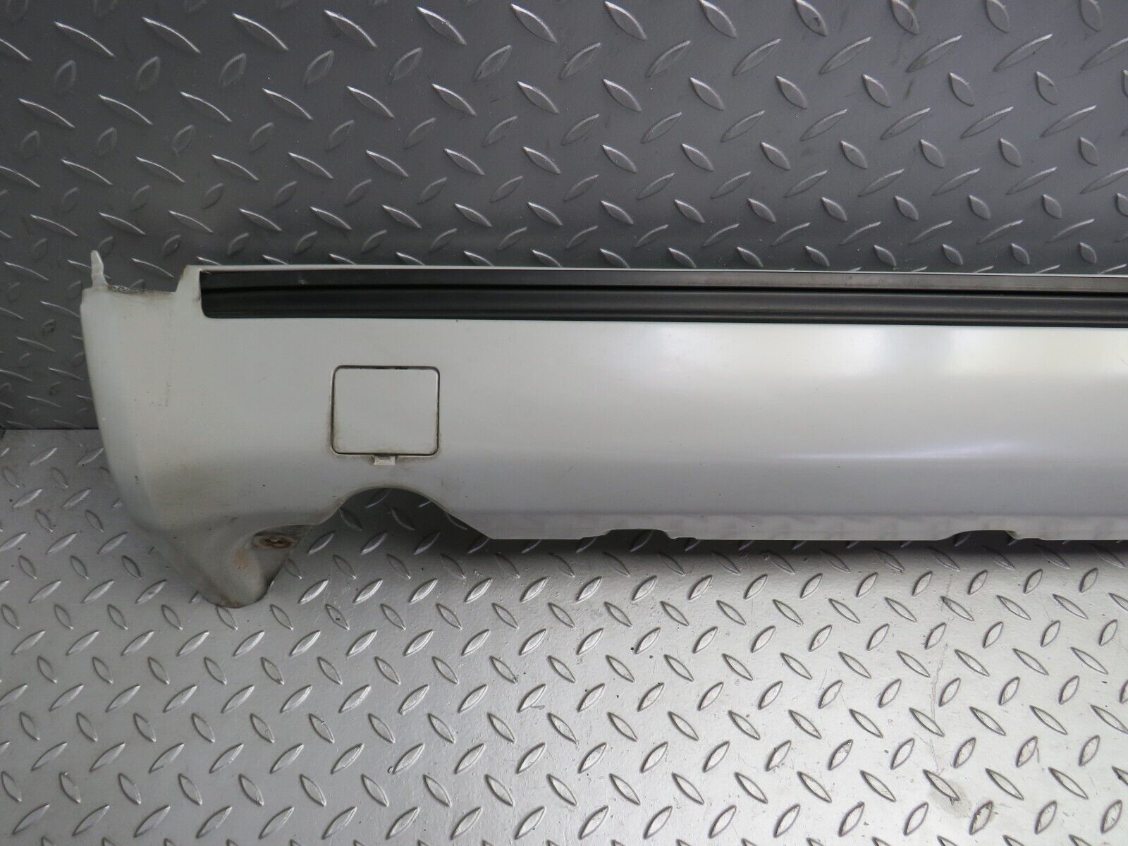 30251 Mercedes-Benz W124 230E Side Skirt Right Side 1246902440