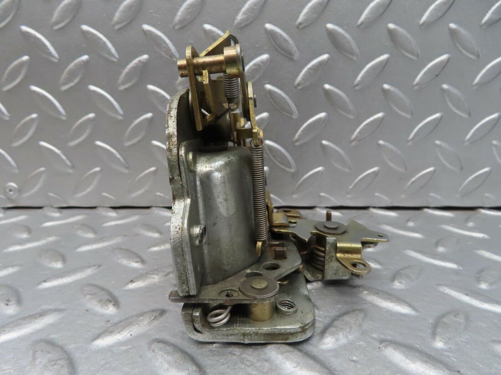 14264 Mercedes-Benz W116 350SE Rear Left Door Lock Mechanism
