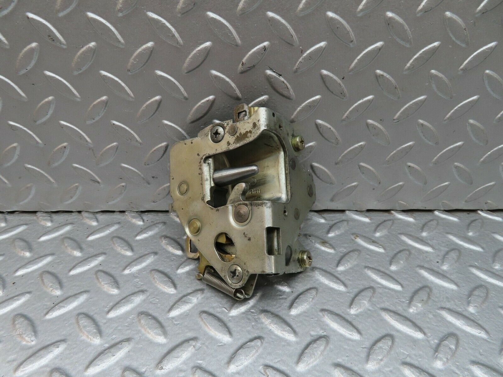 18041 Mercedes-Benz W123 200 Rear Left Door Lock Mechanism