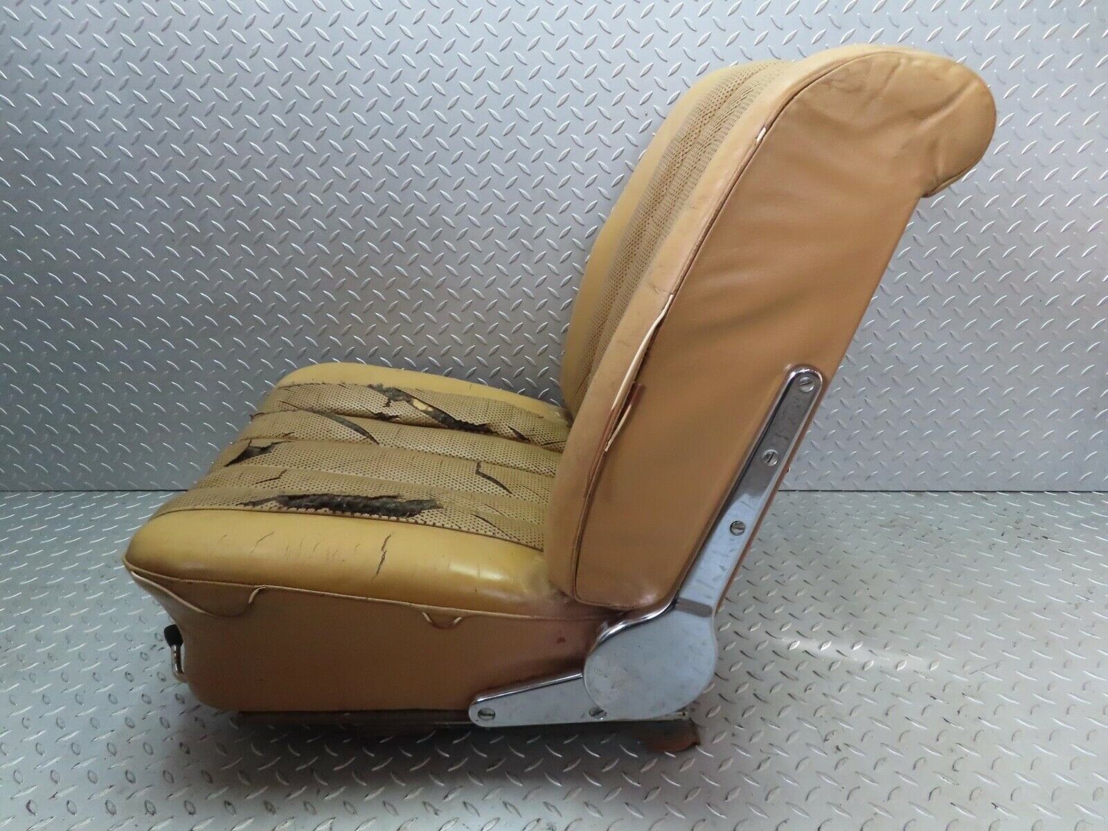 12841 Mercedes-Benz W111 220SE Front Right Passenger Seat Caramel