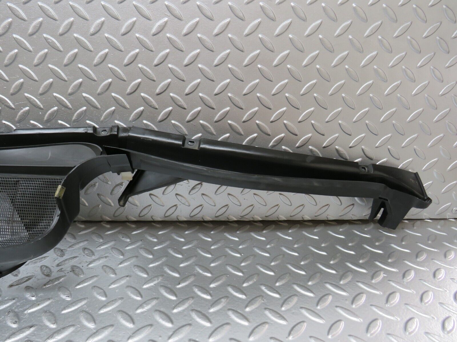 26627 Mercedes-Benz C124 220CE Water Drain 1246201767 1246202667 1246283707