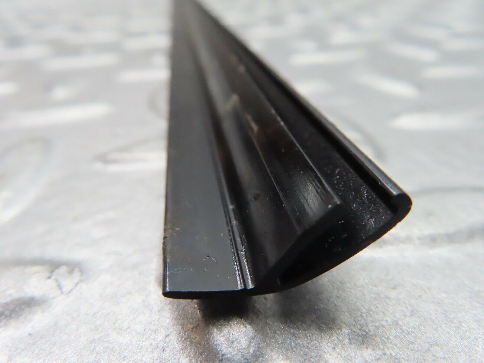 20161 Mercedes-Benz R129 300SL Coupe Right Door Chrome Moulding Trim