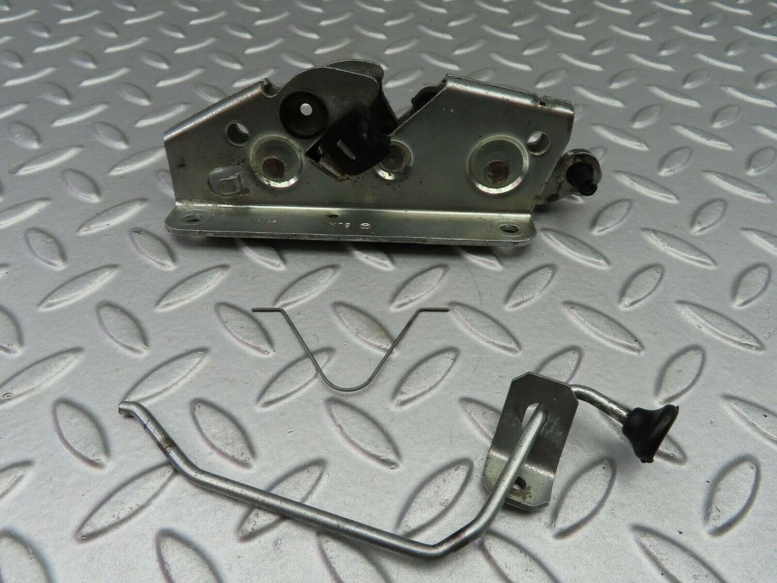 6734 Mercedes-Benz S124 E220 Wagon Rear Seat Bench Locking Mechanism Lock Left