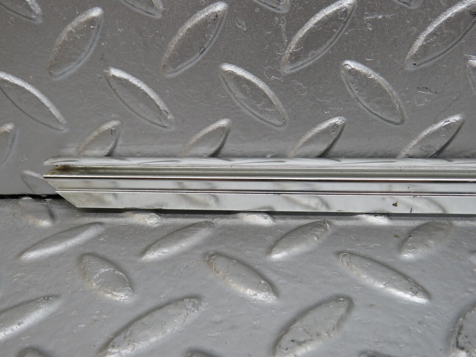 34467 Mercedes-Benz C126 380SEC Coupe Right Door Card Chrome Trim