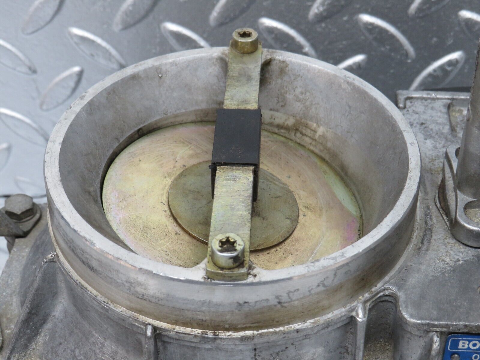 32642 Mercedes-Benz S124 300TE Air Flow Mass Meter Sensor Bosch 1031410090