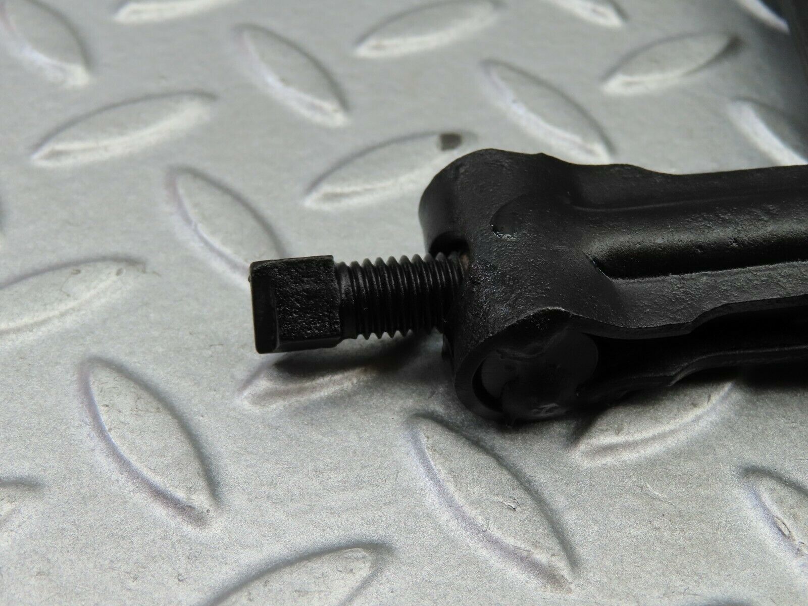 5967 Mercedes-Benz W123 200 Handbrake Adjusting Handbrake Regulator