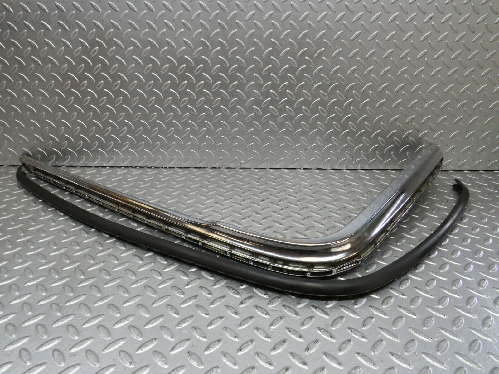 23244 Mercedes-Benz W116 350SE Rear Left Upper Bumper Corner