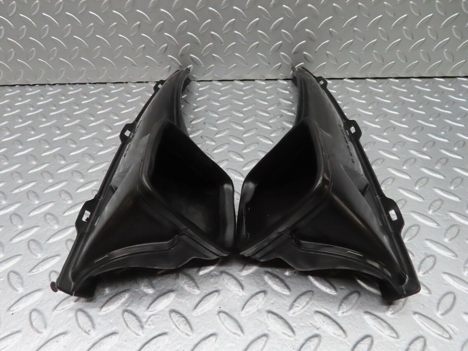 17926 Mercedes-Benz W123 200 Air Duct Vent Left And Right Side 1238300119