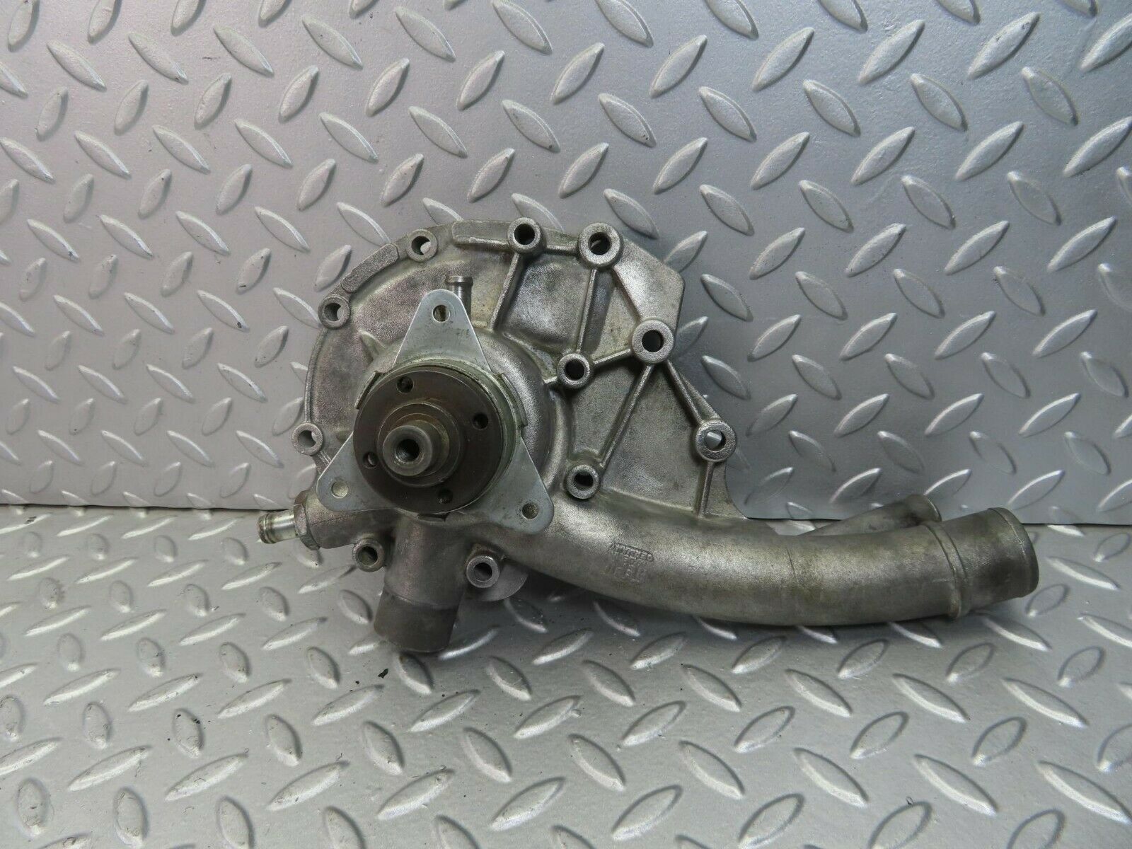 8771 Mercedes-Benz W124 Water Pump