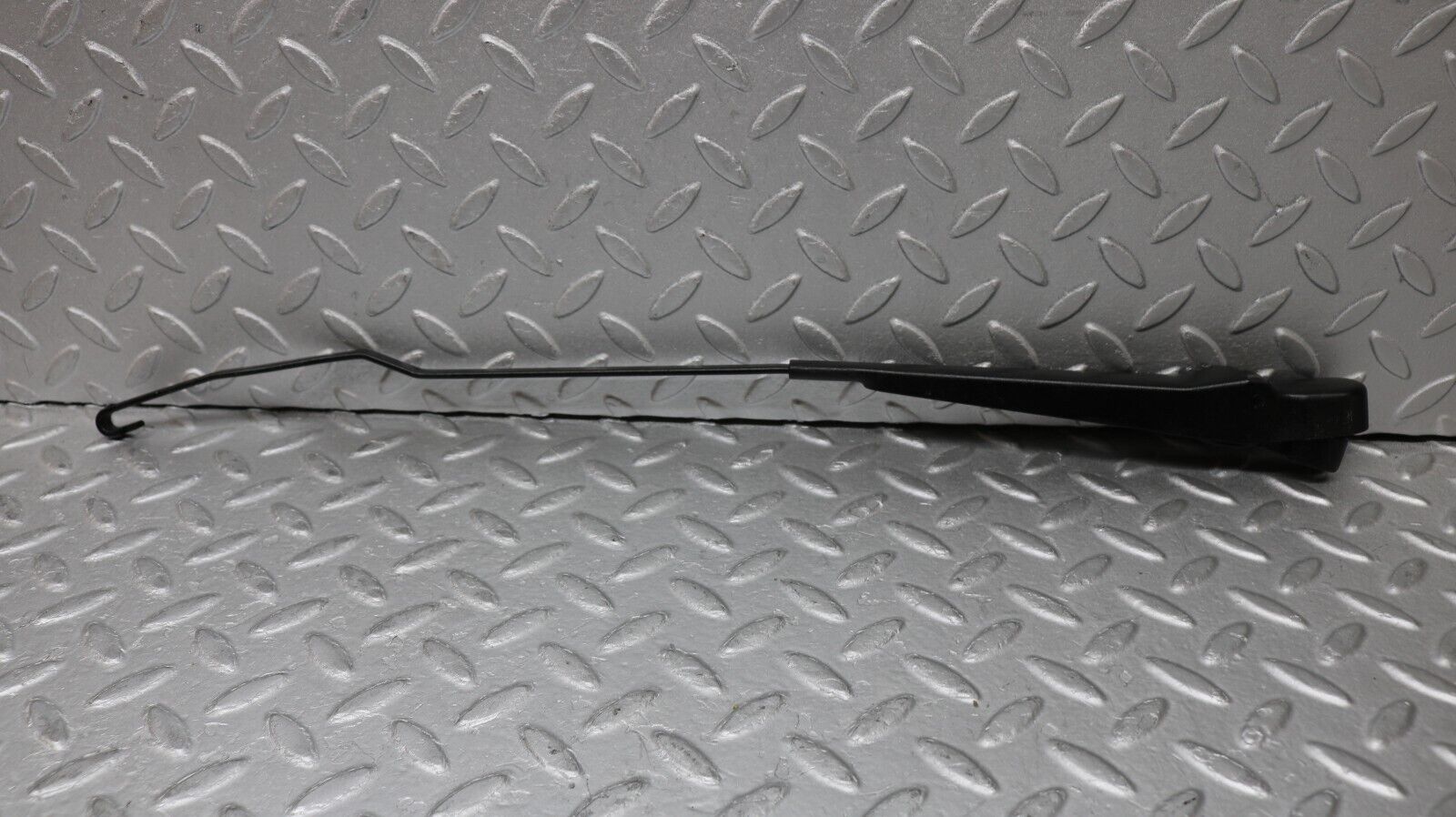 37206 Mercedes-Benz C126 420SEC Coupe Windscreen Wiper Arm Left Side