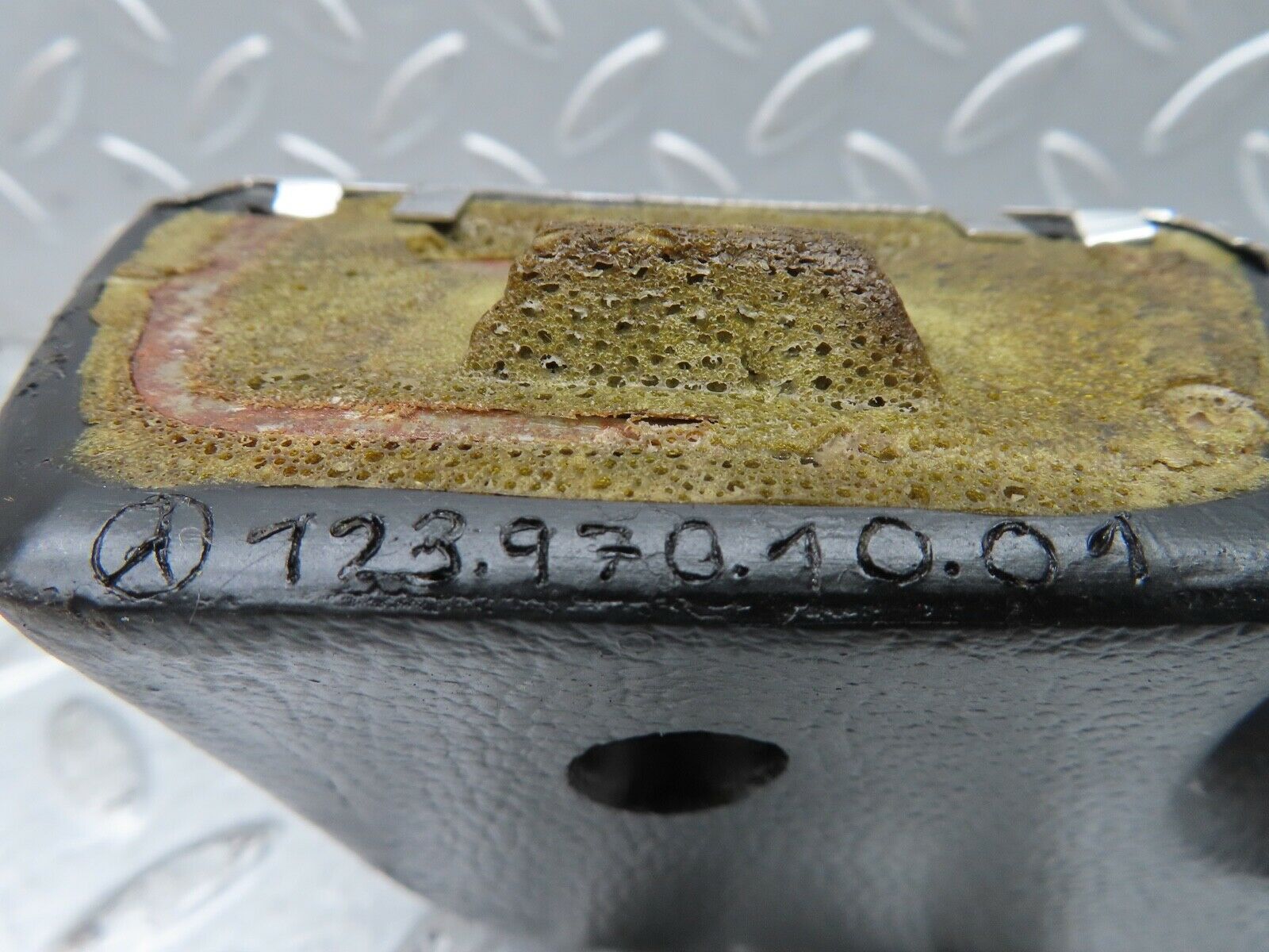 19053 Mercedes-Benz W123 300D Front Right Interior Door Handle LHD 1239701001